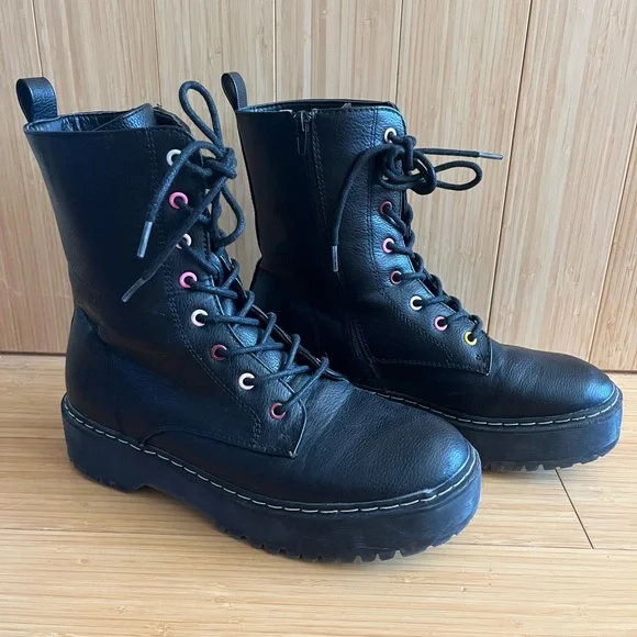 Black combat boots Size 11 multicolored eyelets - Picture 1 of 7